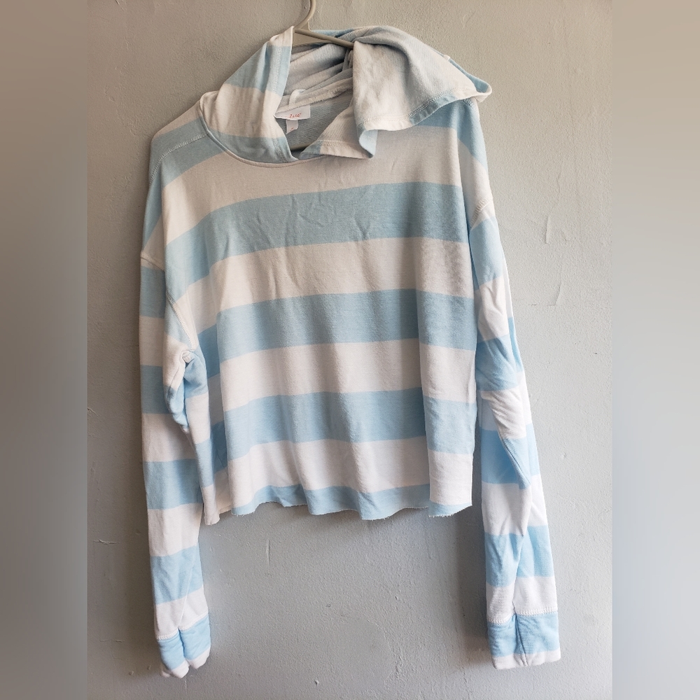 Women's medium lightweight blue white striped hooded long sleeve shirt cropped